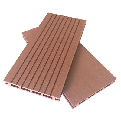 Customizable Composite Decking Options for Personalized Outdoor Retreats