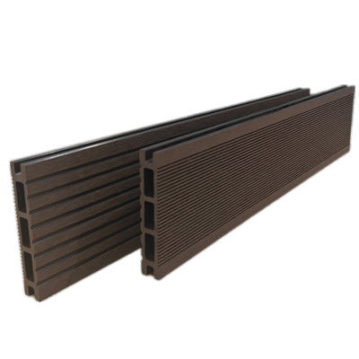 বহুমুখী 20*110 মিমি ডাব্লুপিসি বিভিন্ন রঙে বাণিজ্যিক আবাসিক উভয়ের জন্য ফ্লোরিং আদর্শ