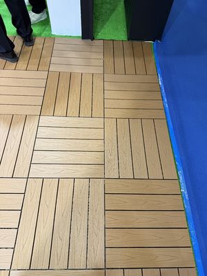 বিলাসবহুল সিরিজ 500x500 WPC ফ্লোরিং: কারুশিল্প শ্রেষ্ঠত্বকে সংজ্ঞায়িত করে