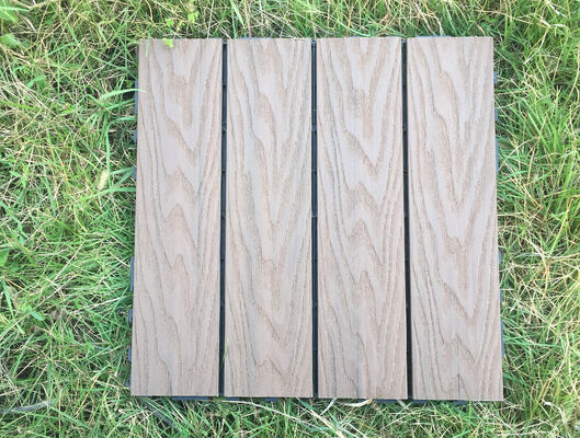 আবাসিক ব্যবহারের জন্য পাইকারি DIY WPC ডেক টাইলস 30*30CM টেকসই আউটডোর ফ্লোরিং