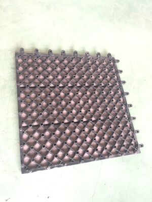 হোম আউটডোর WPC ডেক টাইলস 30x30CM টেকসই DIY মেঝে প্রাকৃতিক কাঠের চেহারা সহ